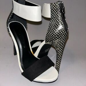 Wild Diva heeled print Sandals